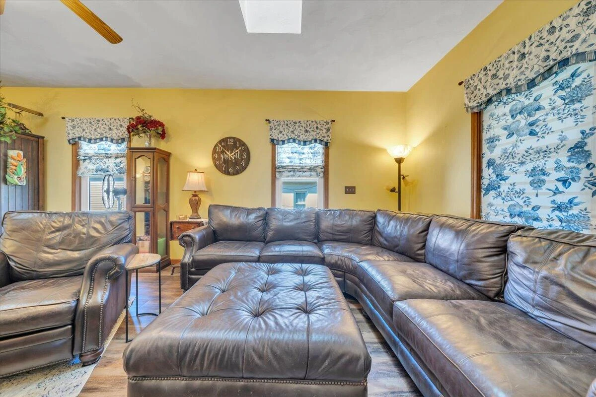 841 Bedford RD - Photo 6