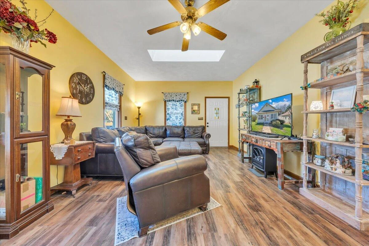 841 Bedford RD - Photo 8