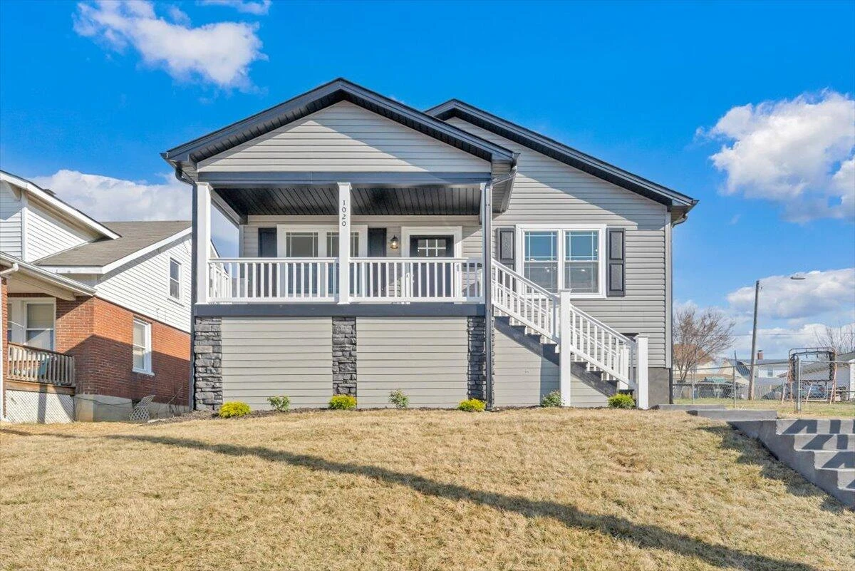 1018 Morehead AVE SE