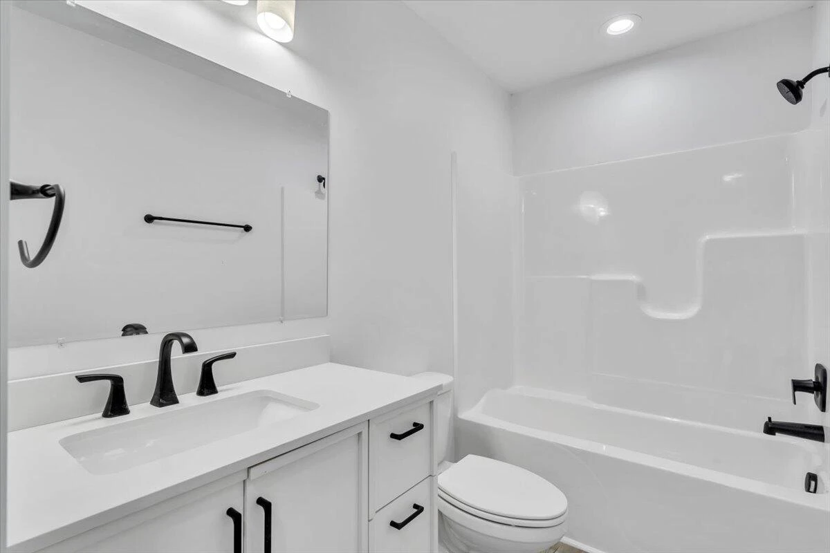 1018 Morehead AVE SE - Photo 25