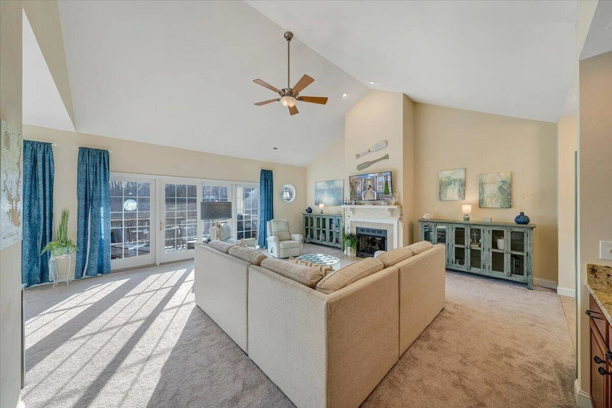 300 S Pointe Shore DR #411 - Photo 11
