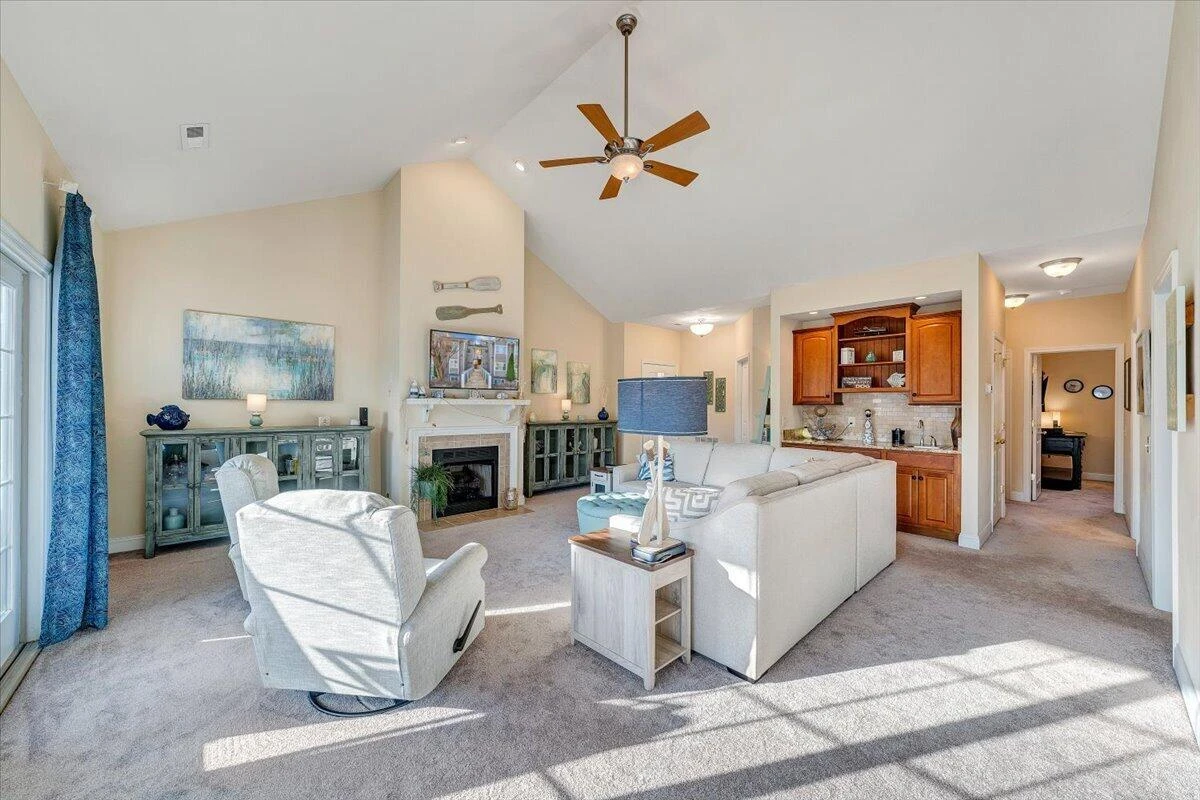 300 S Pointe Shore DR #411 - Photo 14