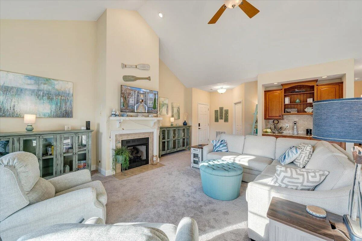 300 S Pointe Shore DR #411 - Photo 16