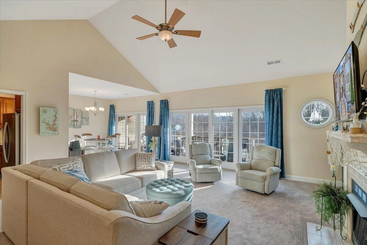 300 S Pointe Shore DR #411 - Photo 9
