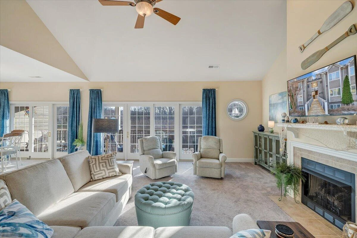 300 S Pointe Shore DR #411 - Photo 10