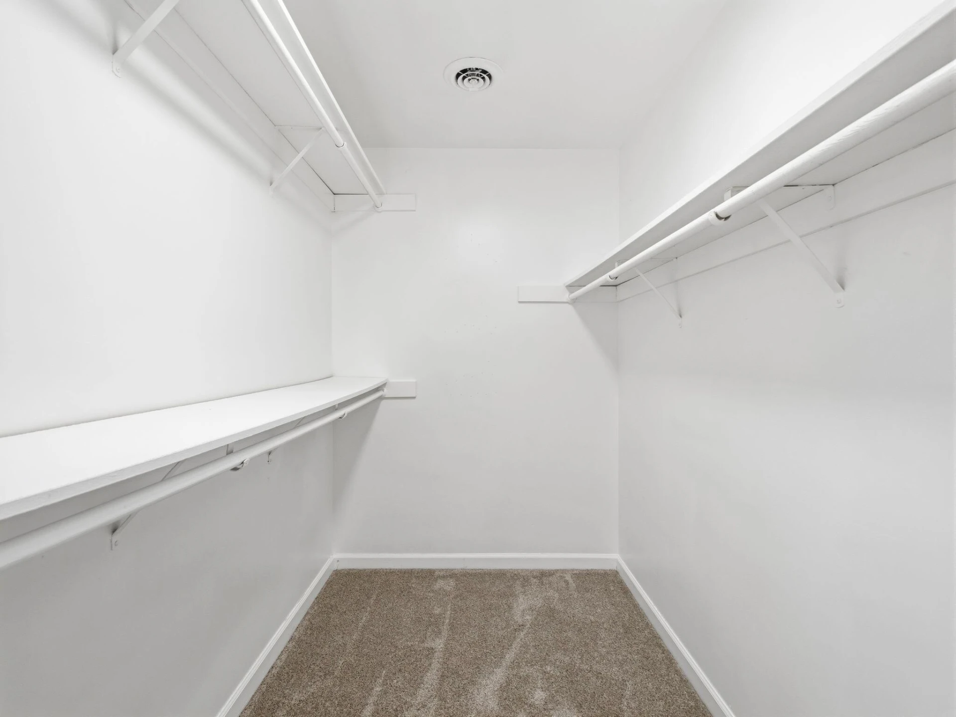 4867 Hunting Hills DR - Photo 43