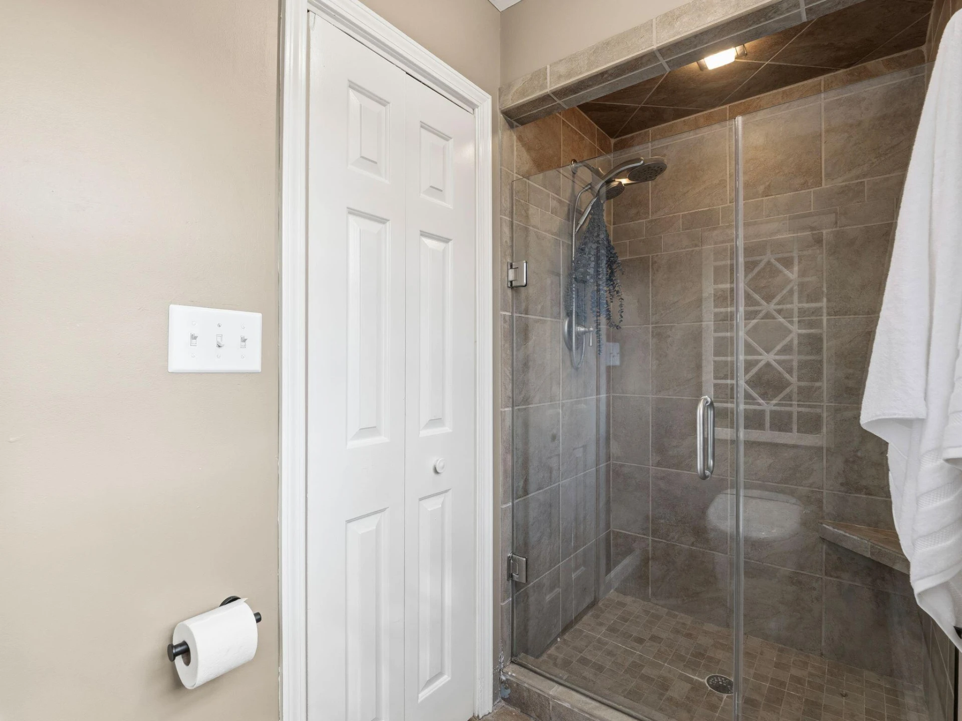4867 Hunting Hills DR - Photo 47
