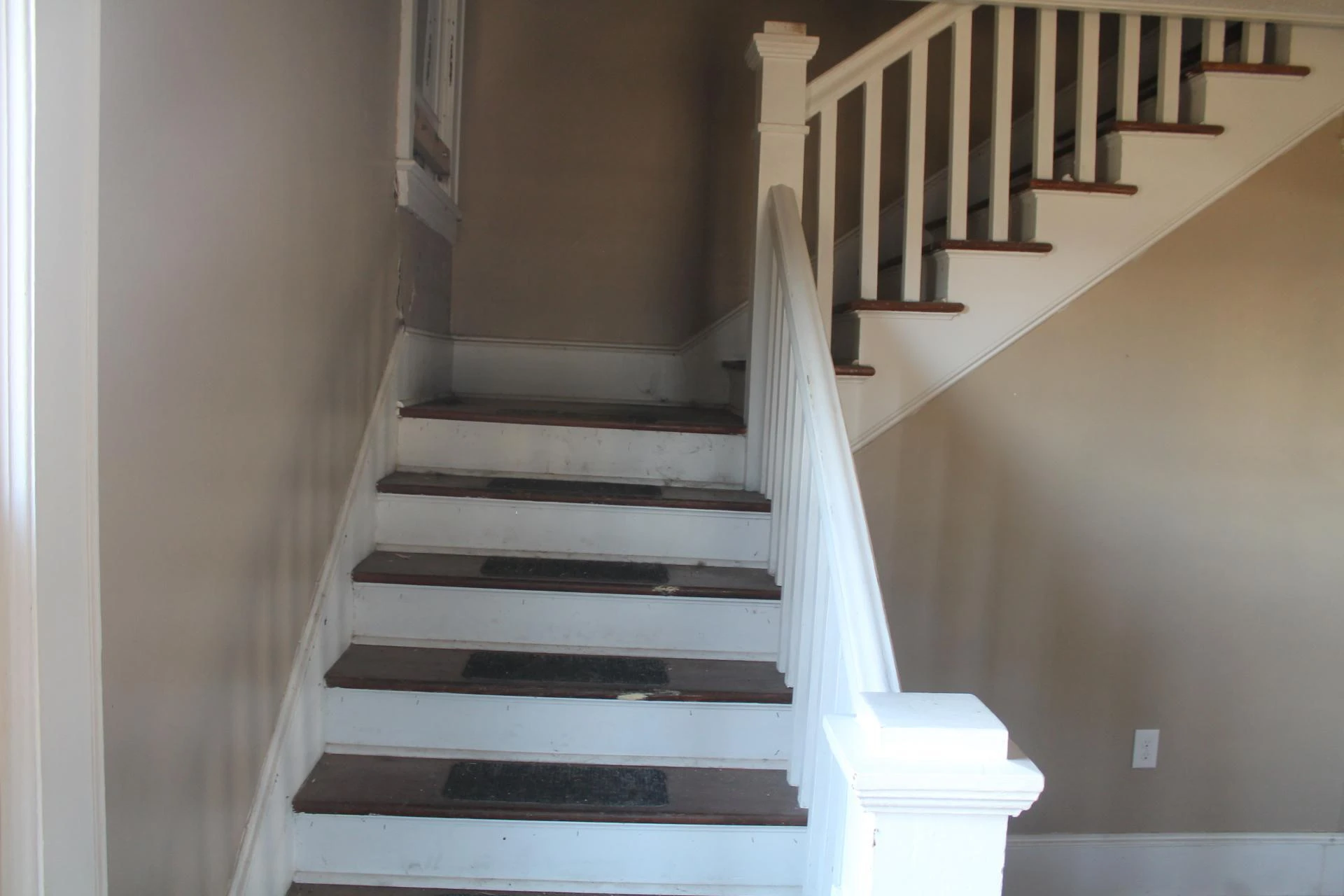 2210 Eastgate AVE NE - Photo 13