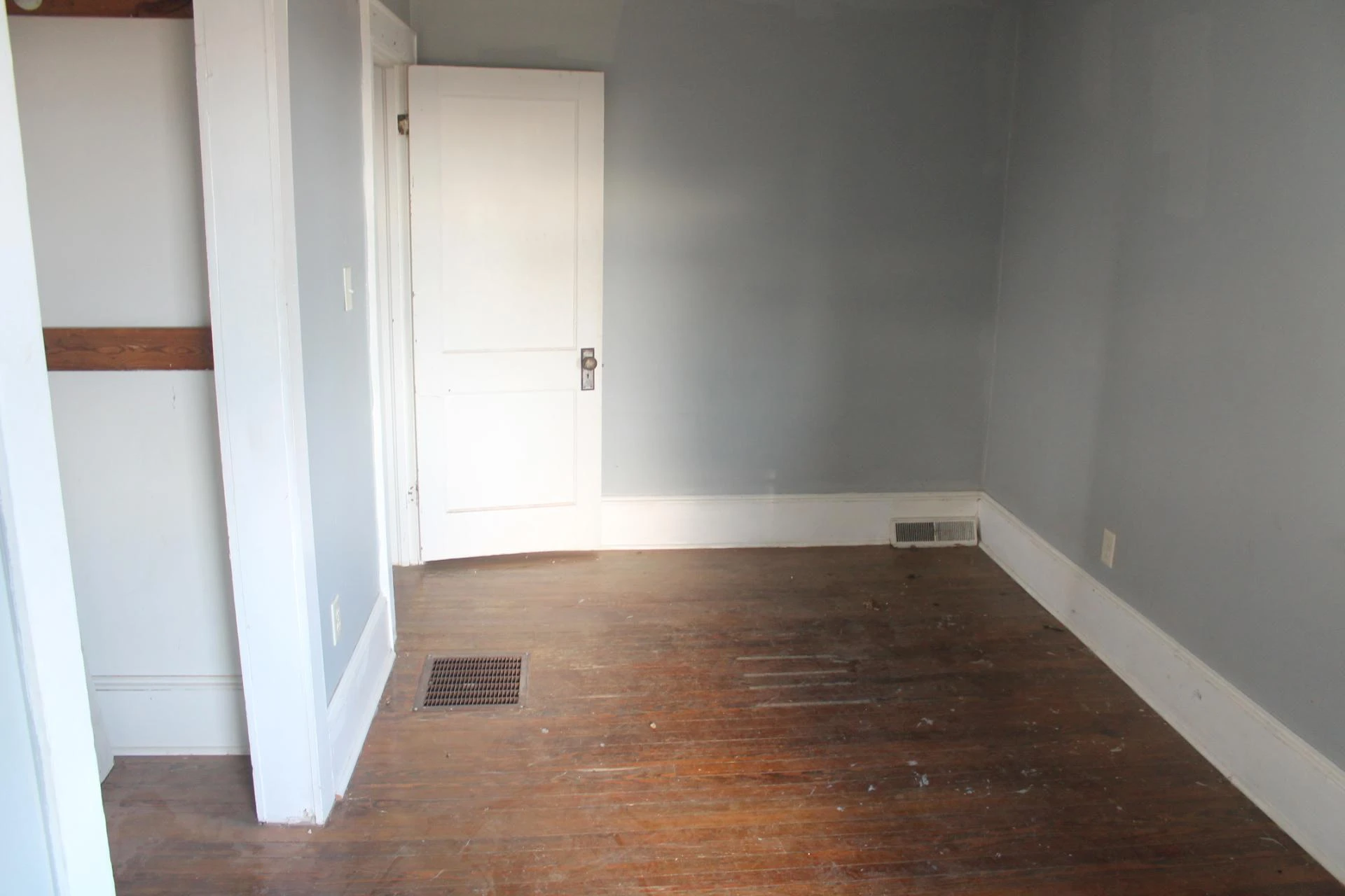 2210 Eastgate AVE NE - Photo 15