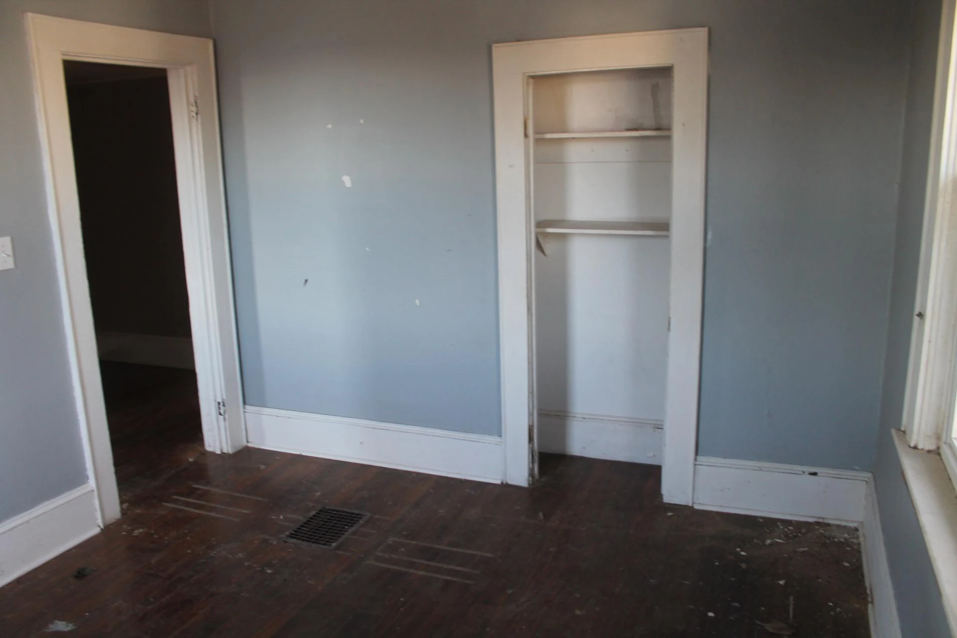 2210 Eastgate AVE NE - Photo 17