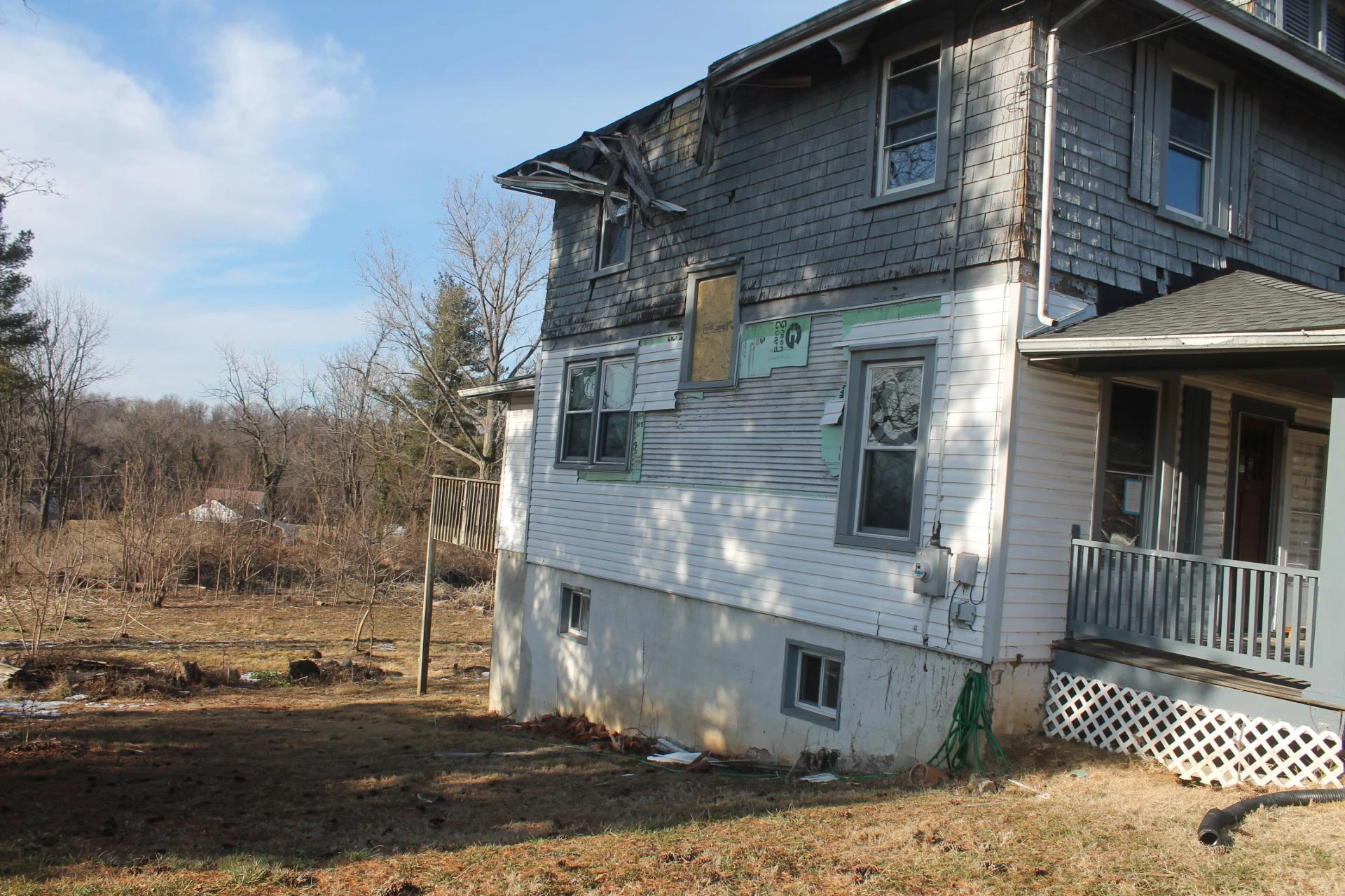 2210 Eastgate AVE NE - Photo 3