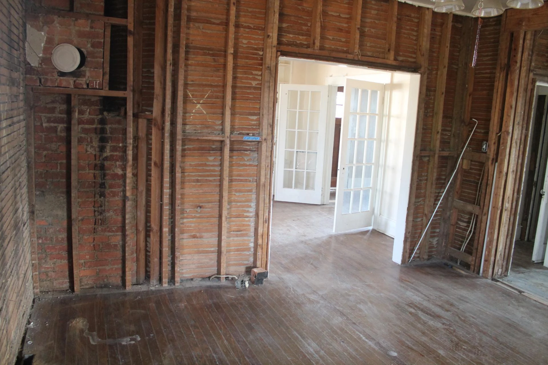 2210 Eastgate AVE NE - Photo 9