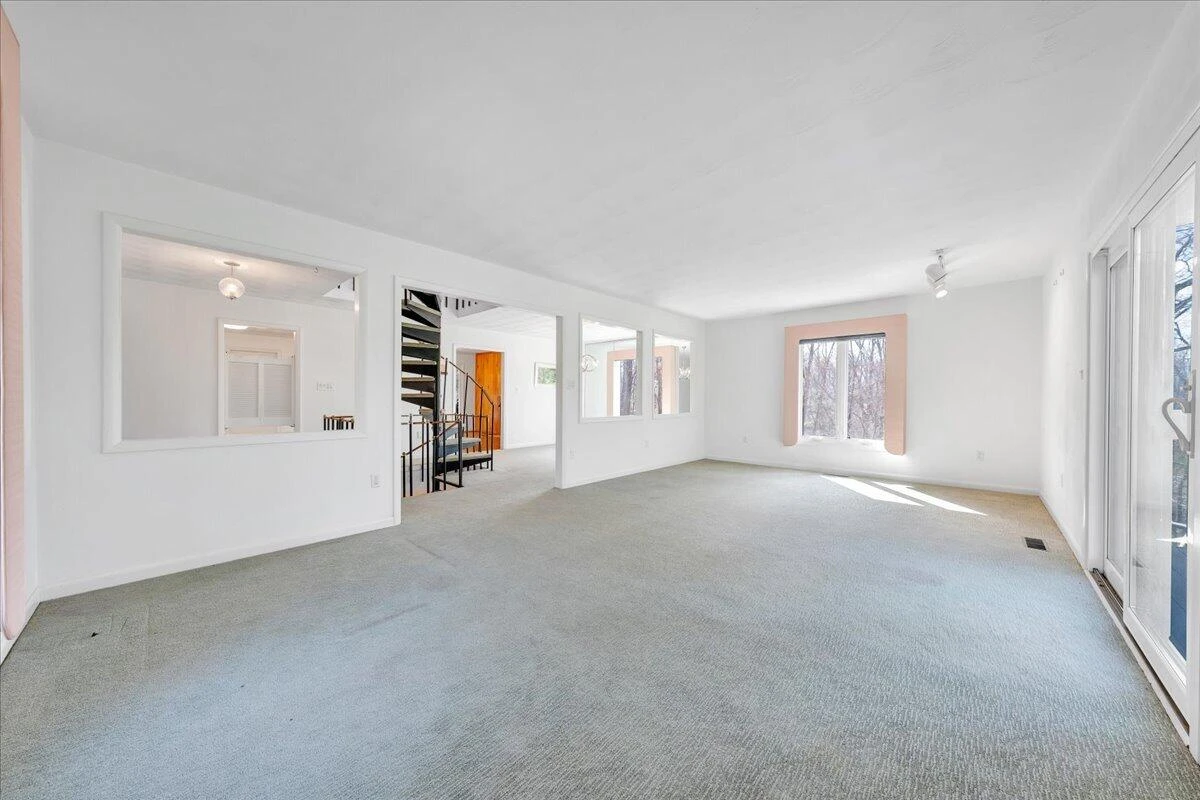 6878 Mount Chestnut RD - Photo 17