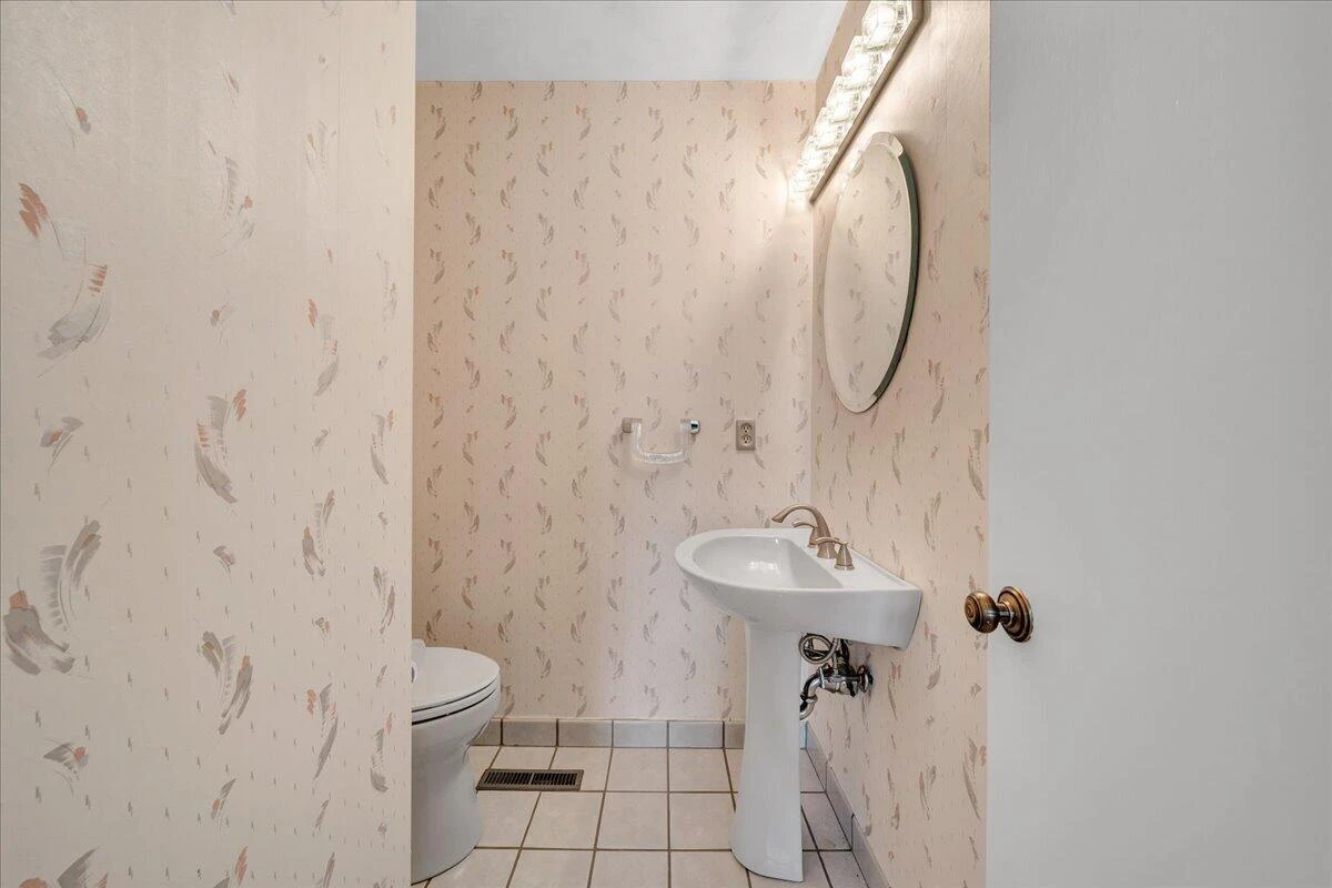 6878 Mount Chestnut RD - Photo 22
