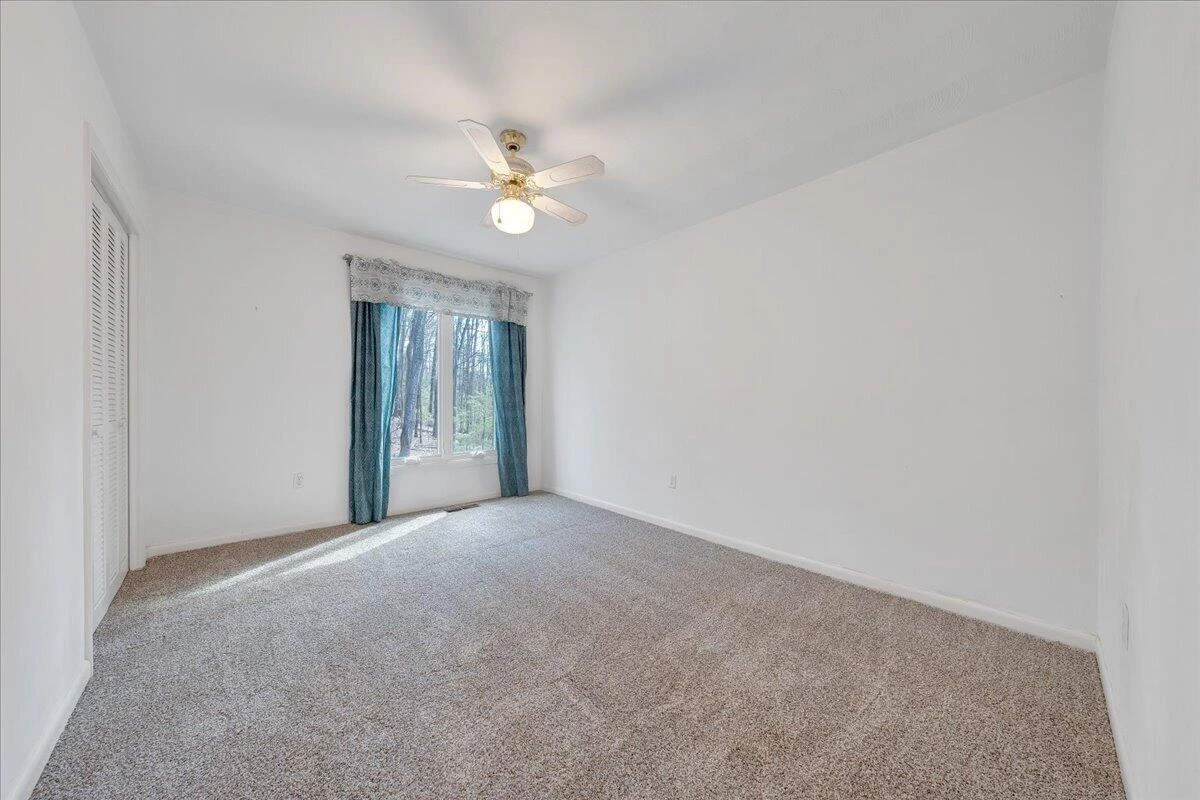 6878 Mount Chestnut RD - Photo 28