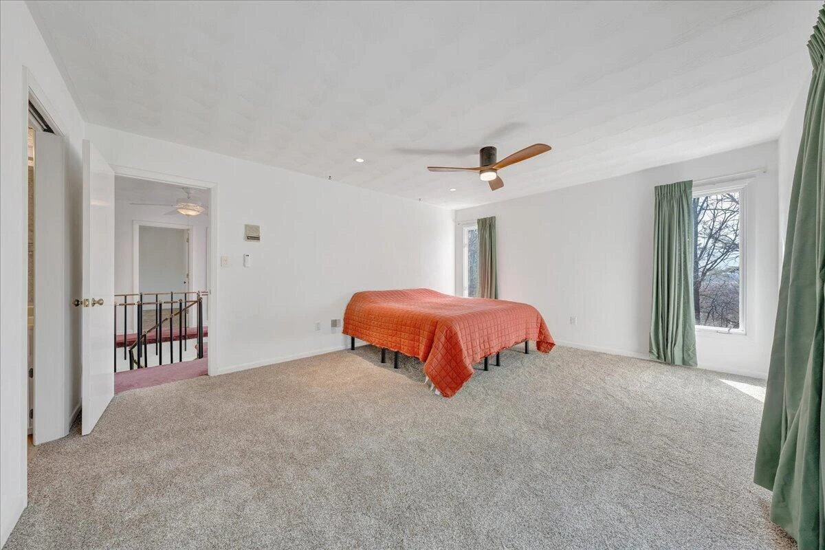 6878 Mount Chestnut RD - Photo 30