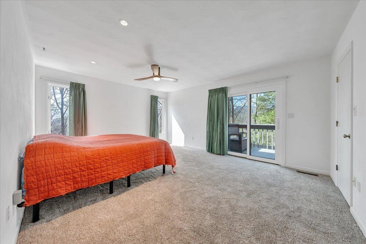 6878 Mount Chestnut RD - Photo 31