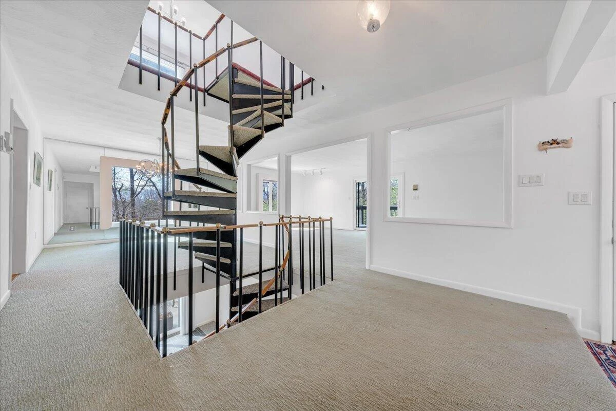 6878 Mount Chestnut RD - Photo 36