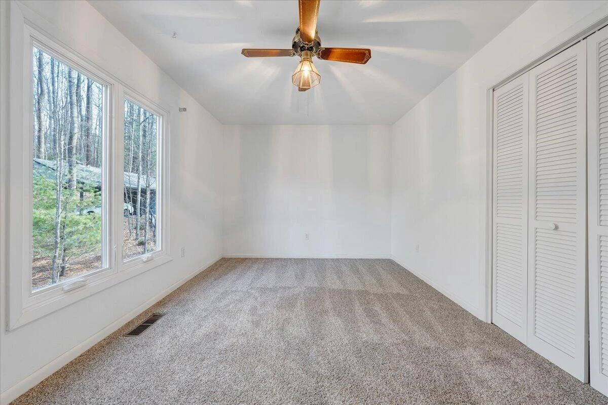 6878 Mount Chestnut RD - Photo 39