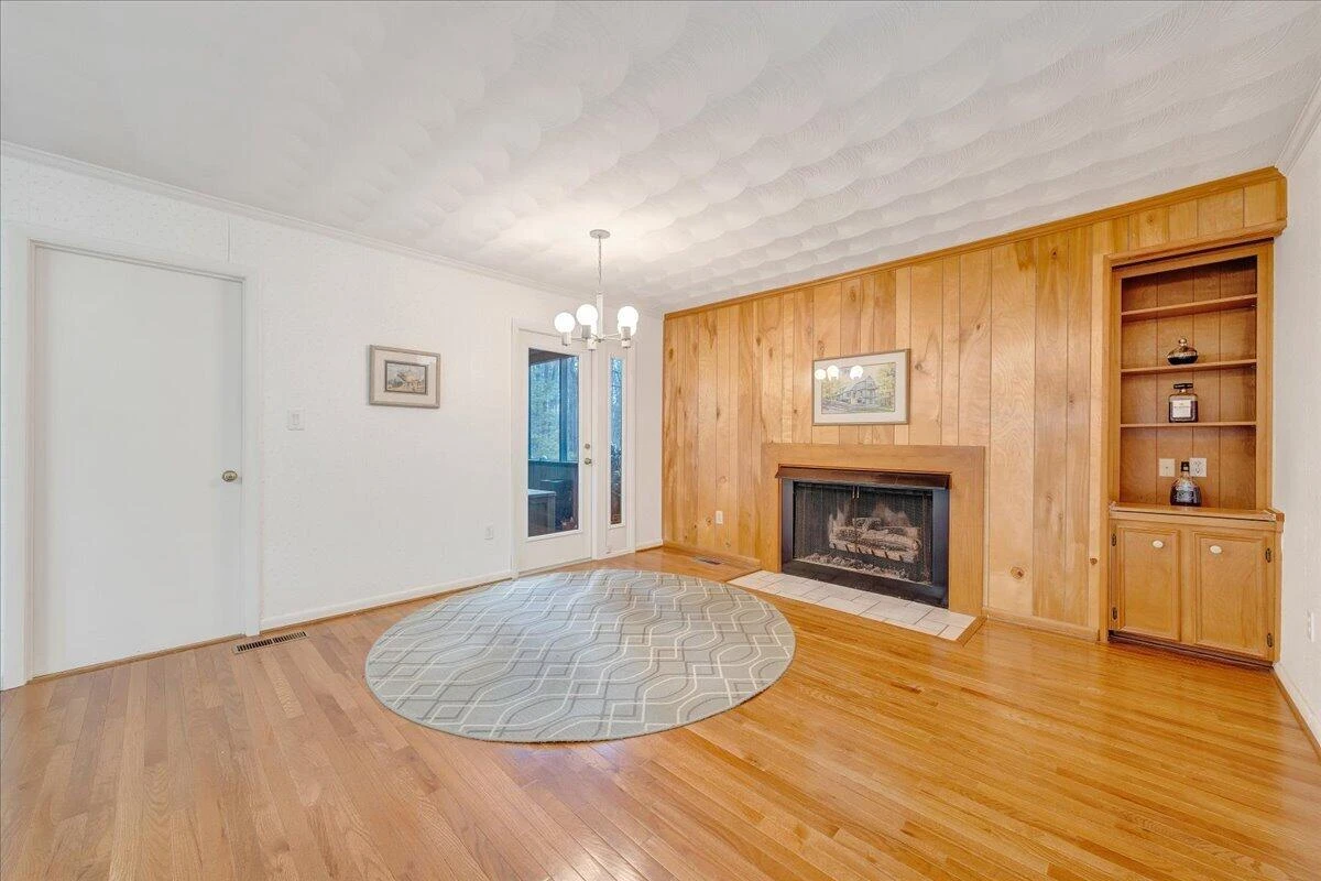 6878 Mount Chestnut RD - Photo 9