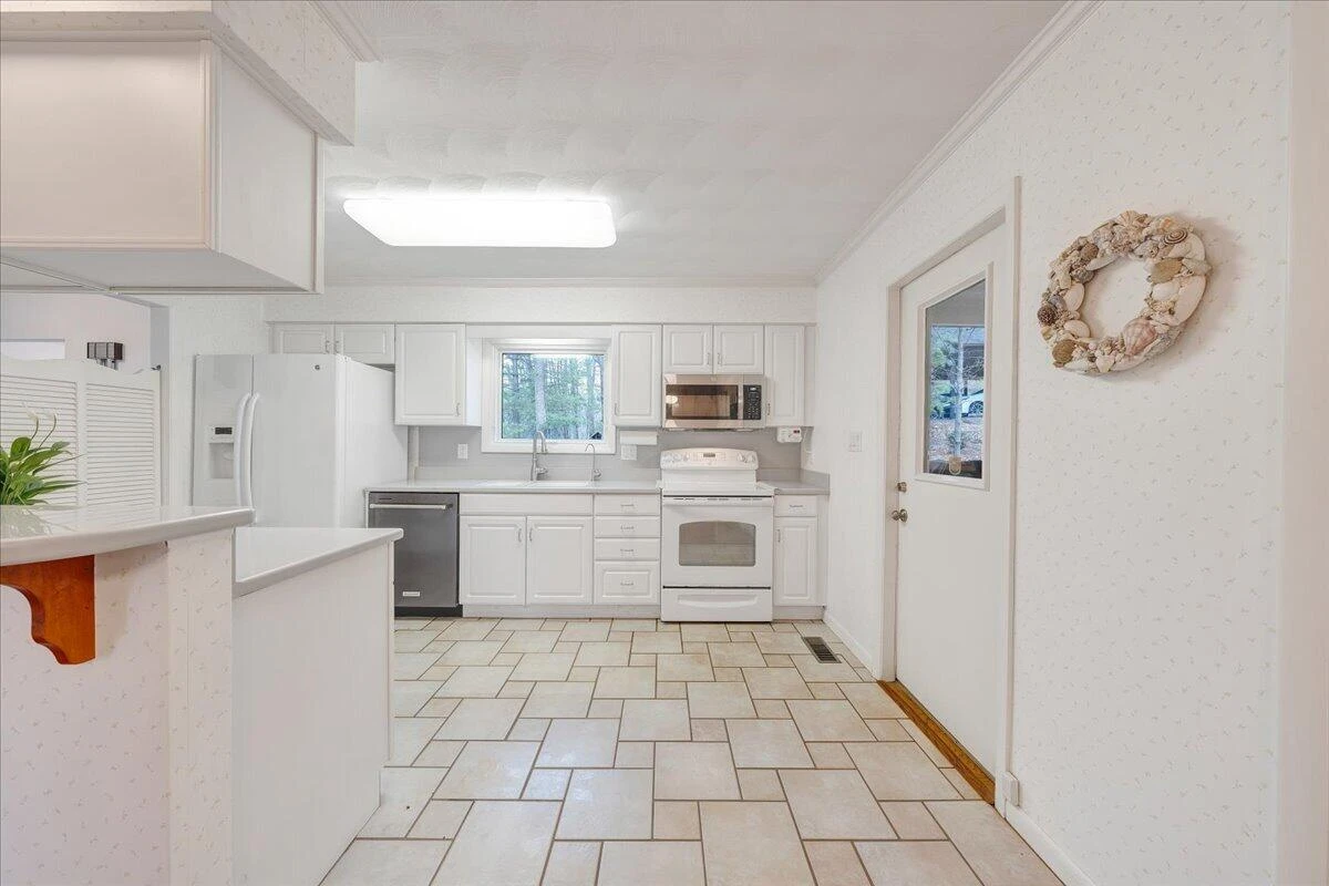 6878 Mount Chestnut RD - Photo 12