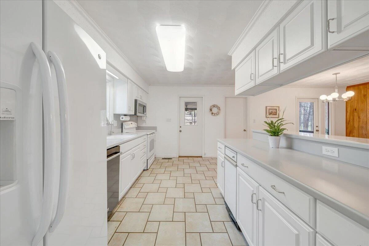 6878 Mount Chestnut RD - Photo 13