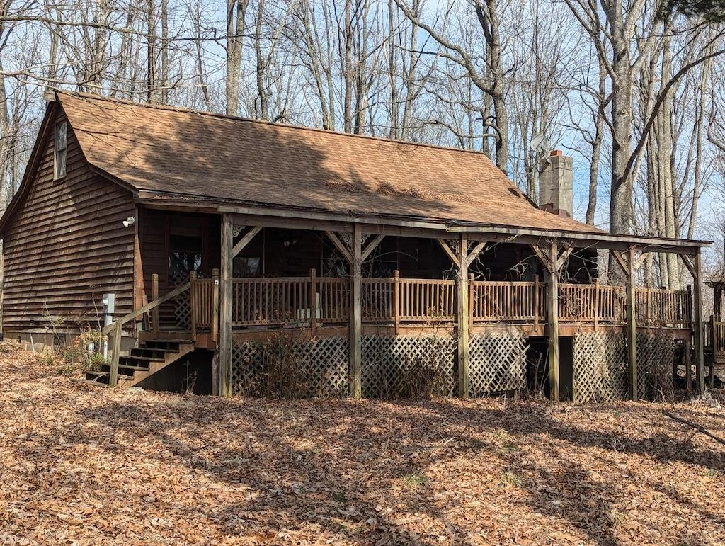 1704 Coles Knob RD NE