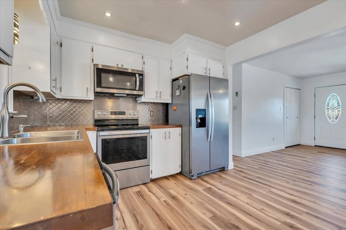 920 Ainsley ST - Photo 17