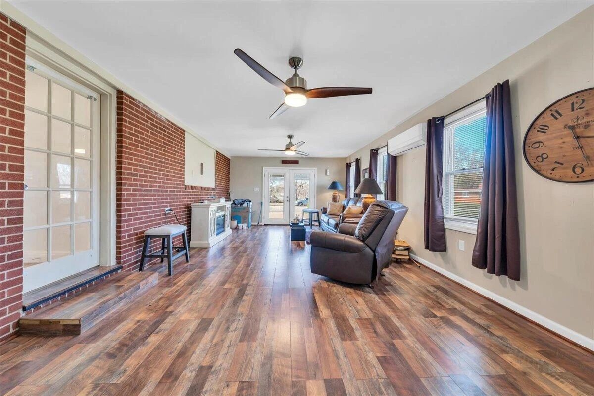 920 Ainsley ST - Photo 21