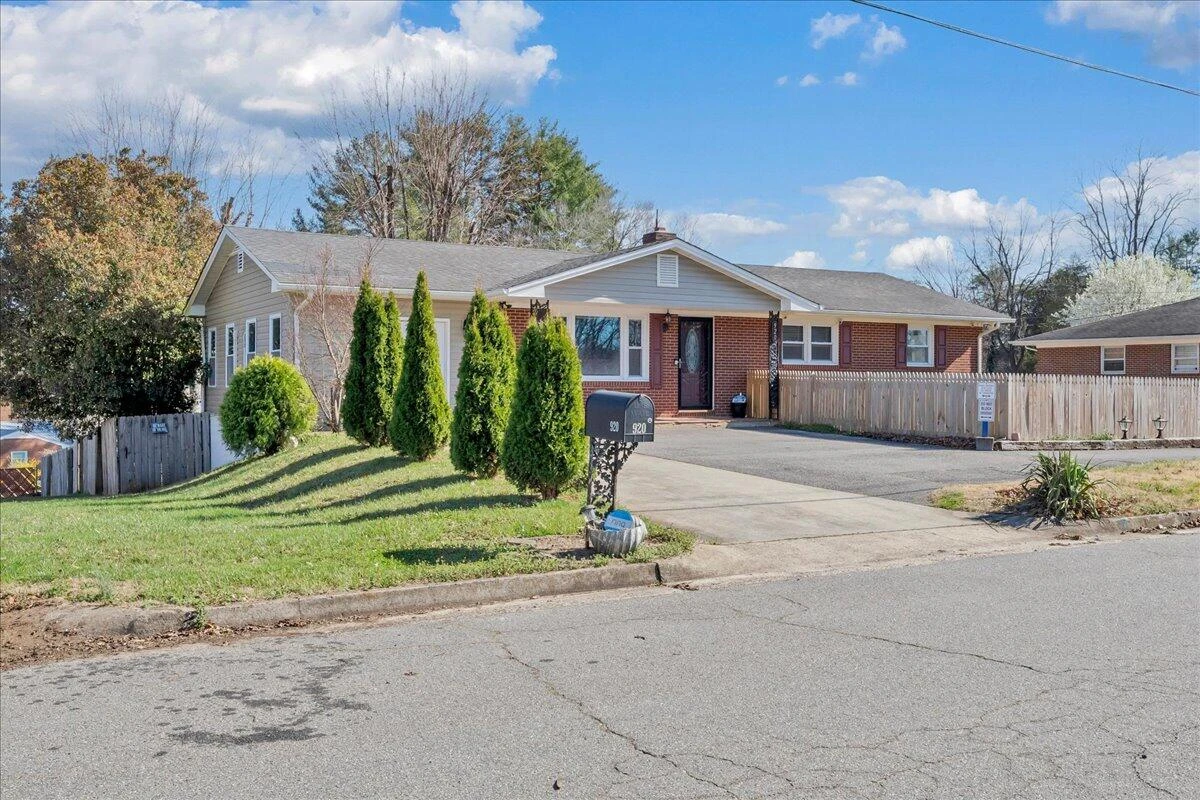 920 Ainsley ST - Photo 59
