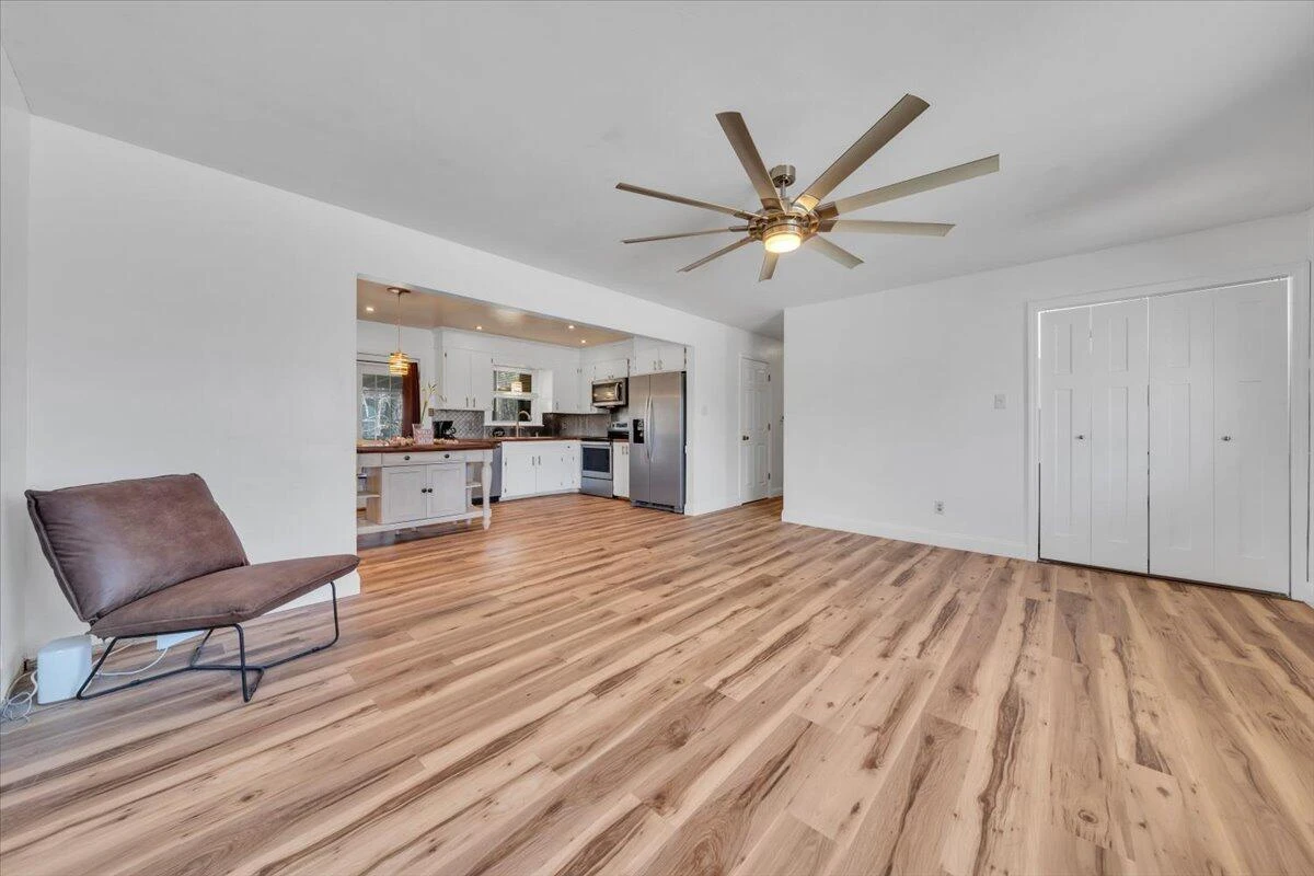 920 Ainsley ST - Photo 8