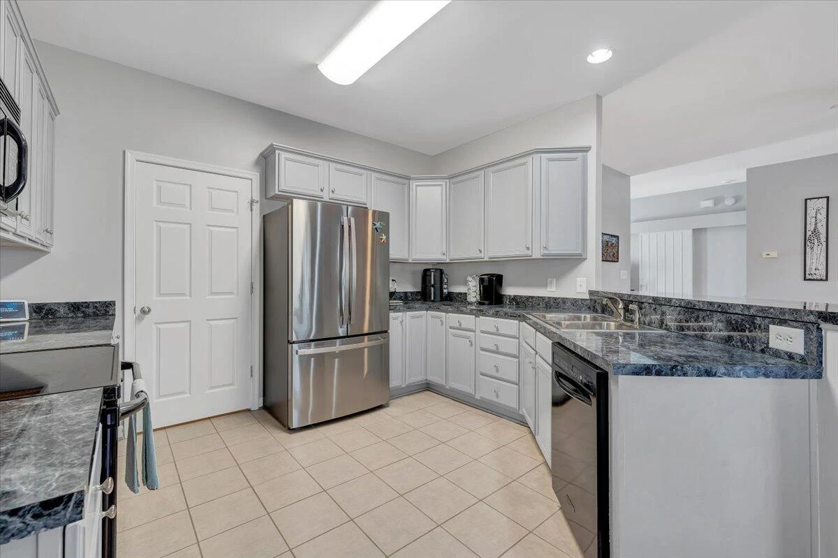 1034 Joffrey DR - Photo 10