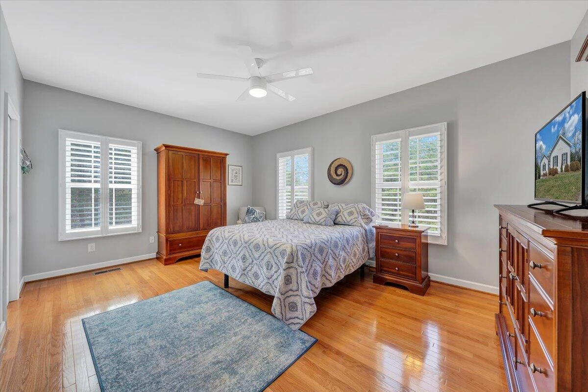1034 Joffrey DR - Photo 15
