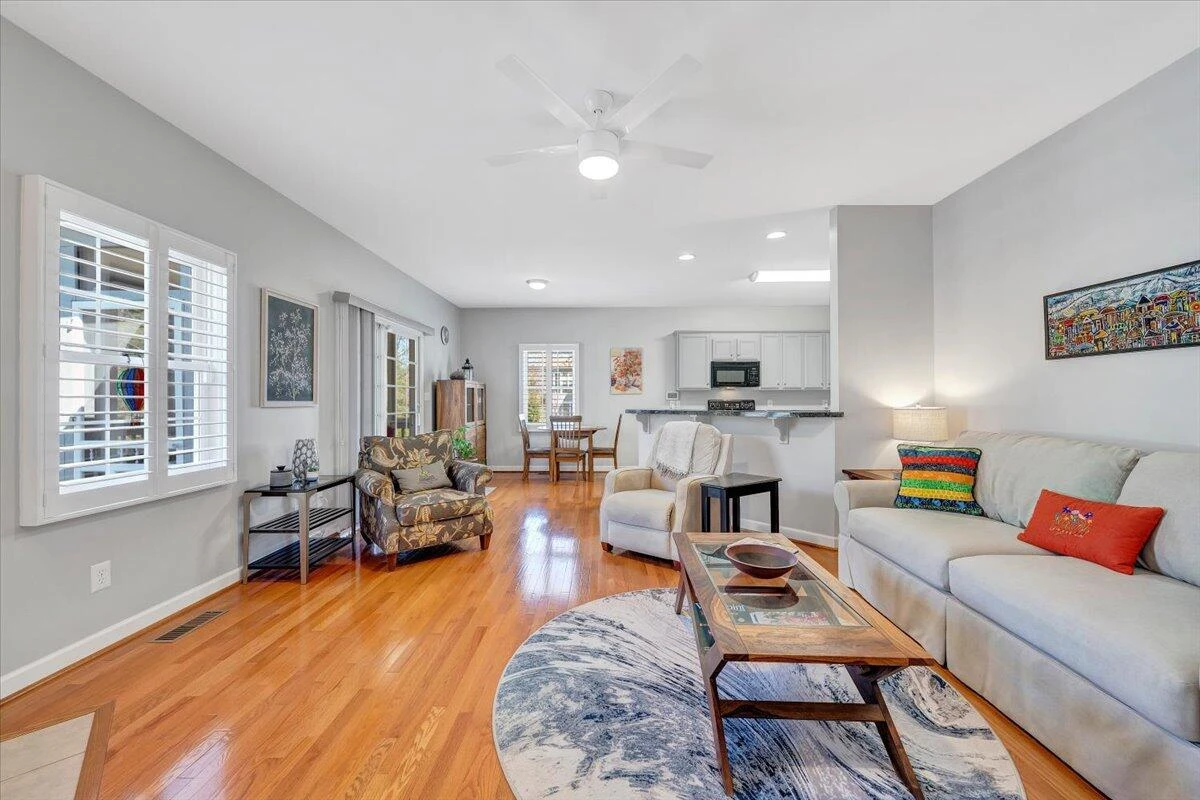 1034 Joffrey DR - Photo 2