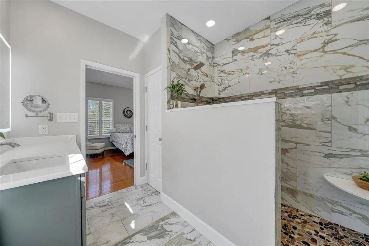 1034 Joffrey DR - Photo 18