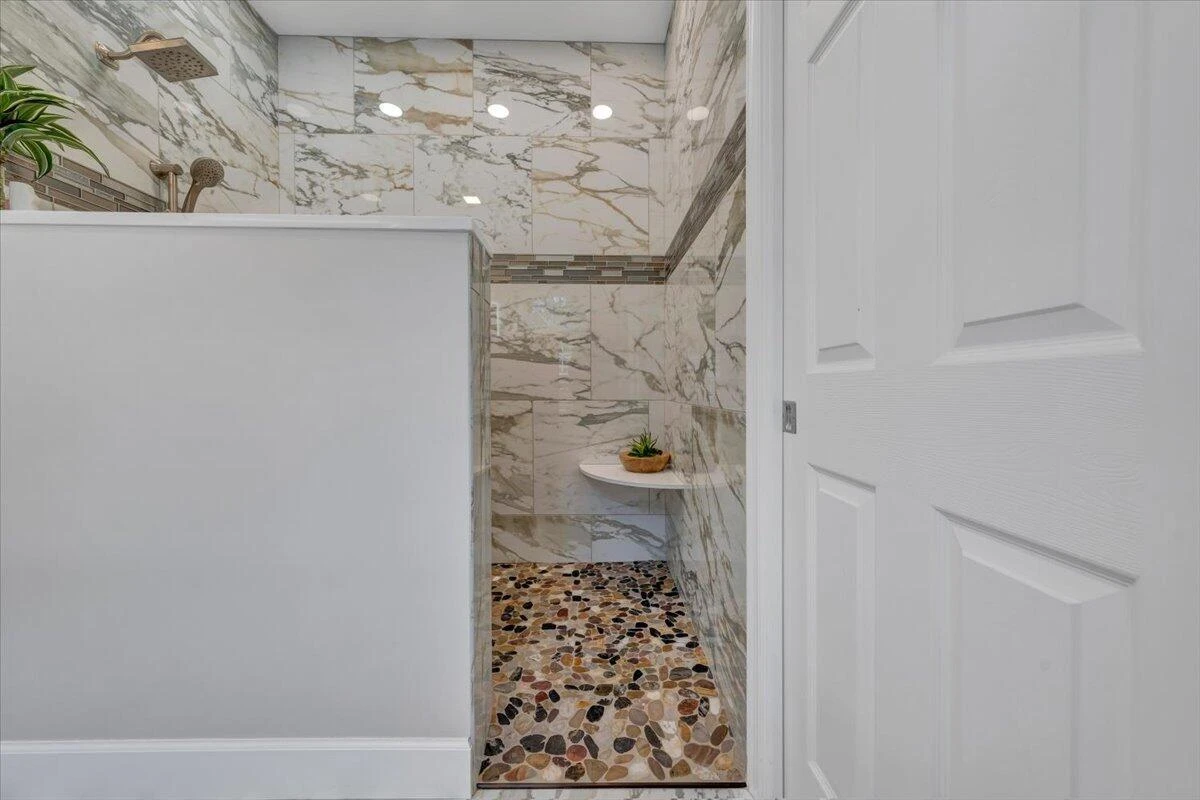 1034 Joffrey DR - Photo 19
