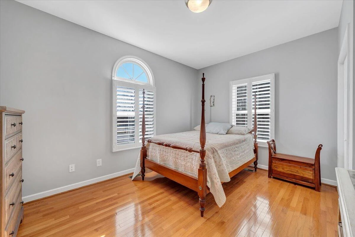 1034 Joffrey DR - Photo 21