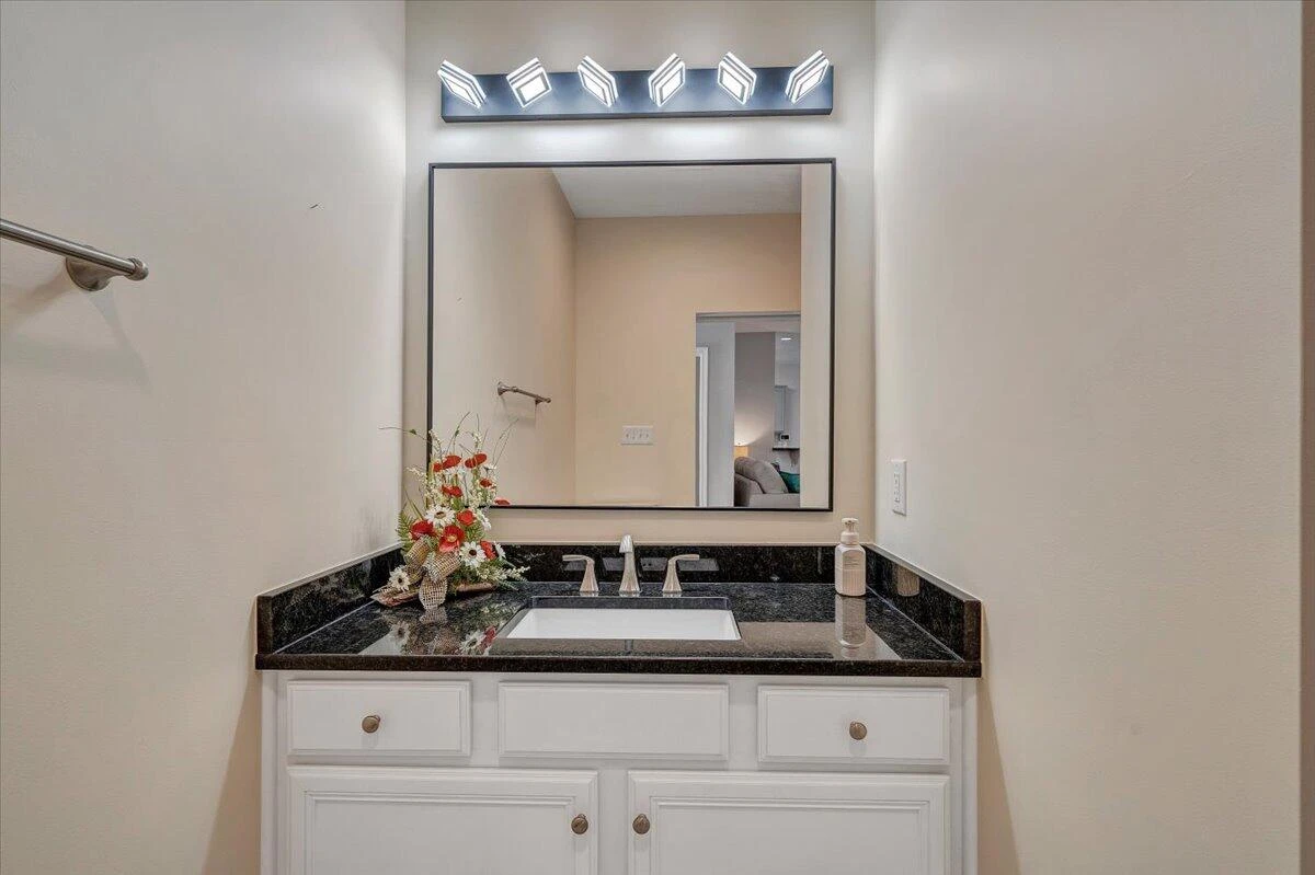 1034 Joffrey DR - Photo 23