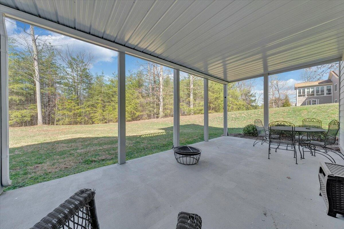 1034 Joffrey DR - Photo 34