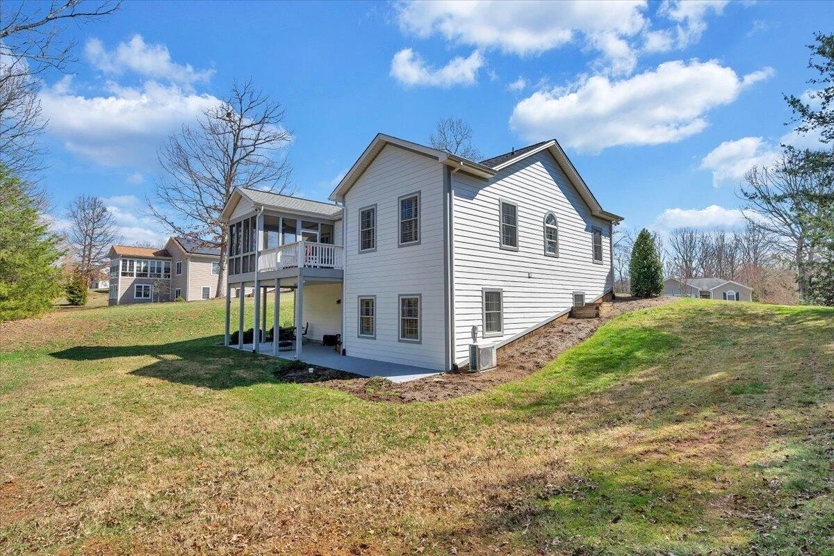 1034 Joffrey DR - Photo 37
