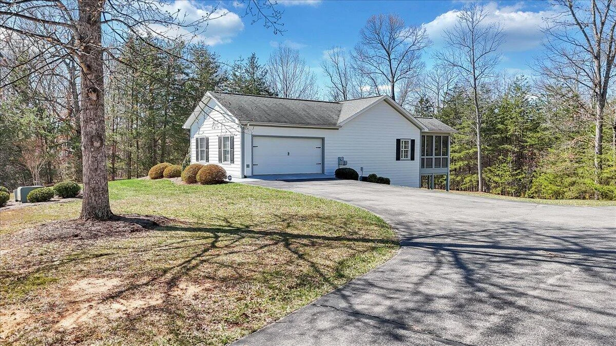 1034 Joffrey DR - Photo 38