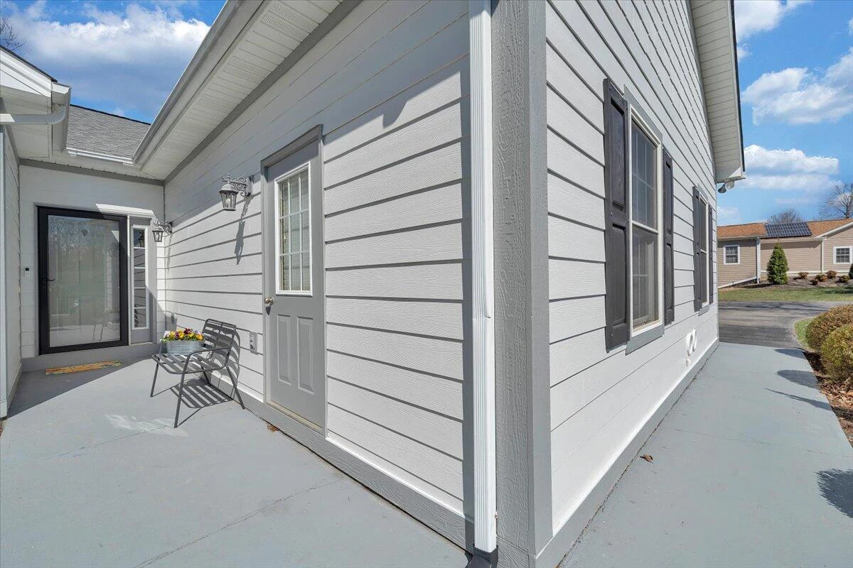 1034 Joffrey DR - Photo 6