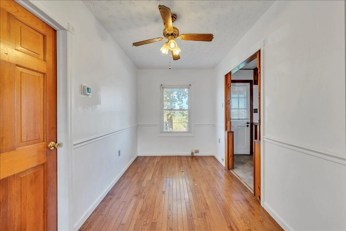 1517 5th ST - Photo 18