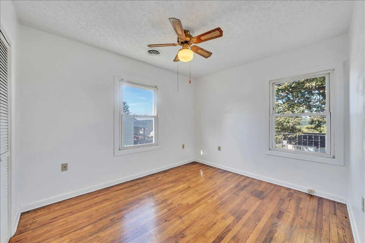 1517 5th ST - Photo 19