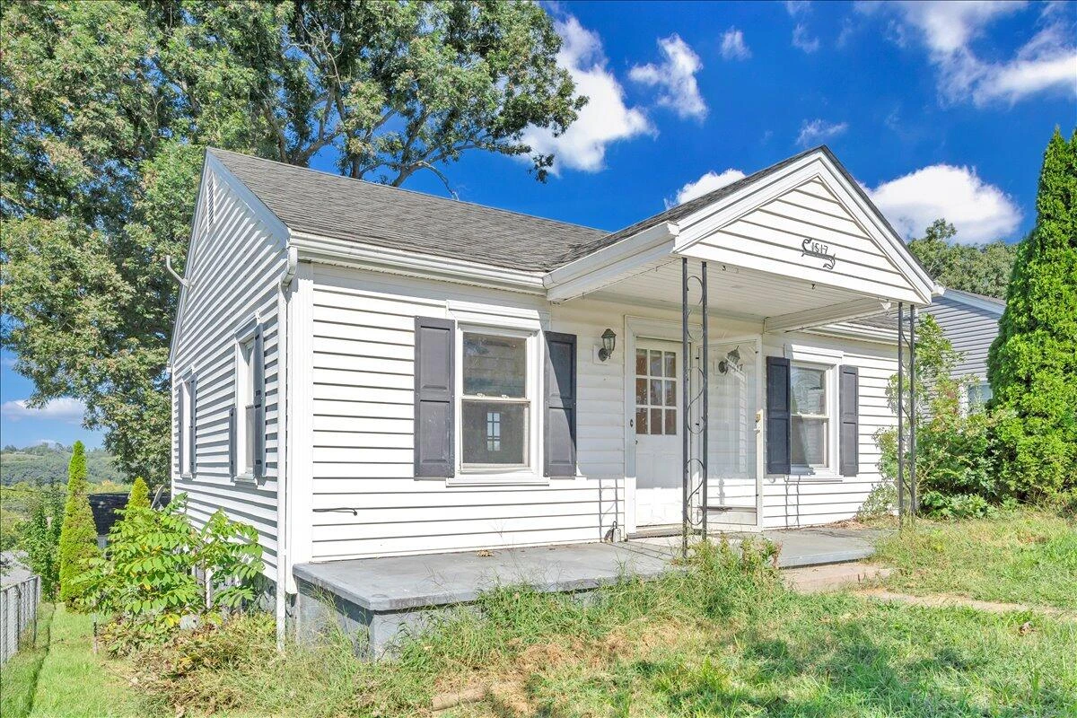 1517 5th ST - Photo 2