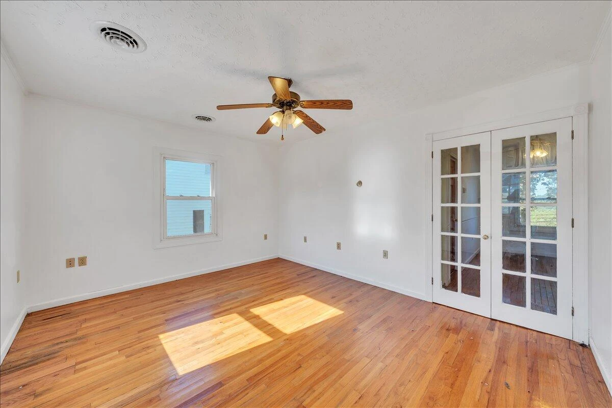1517 5th ST - Photo 6
