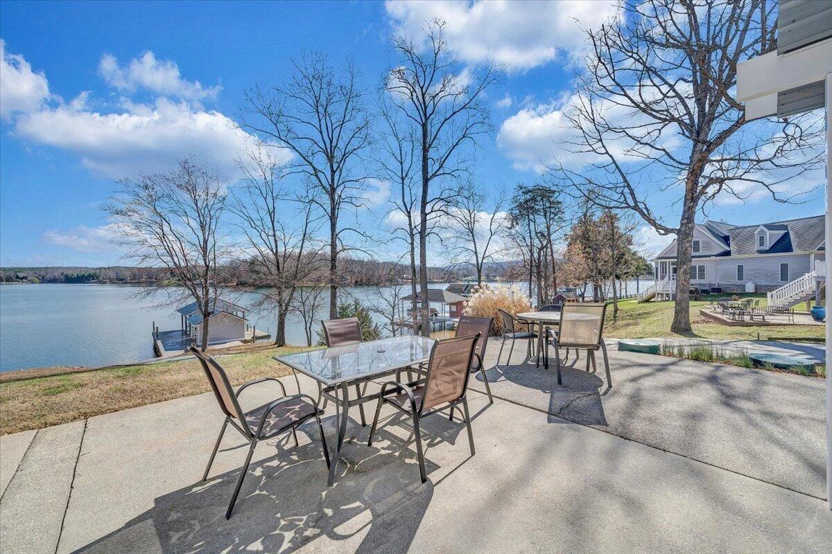 312 Spring DR - Photo 100