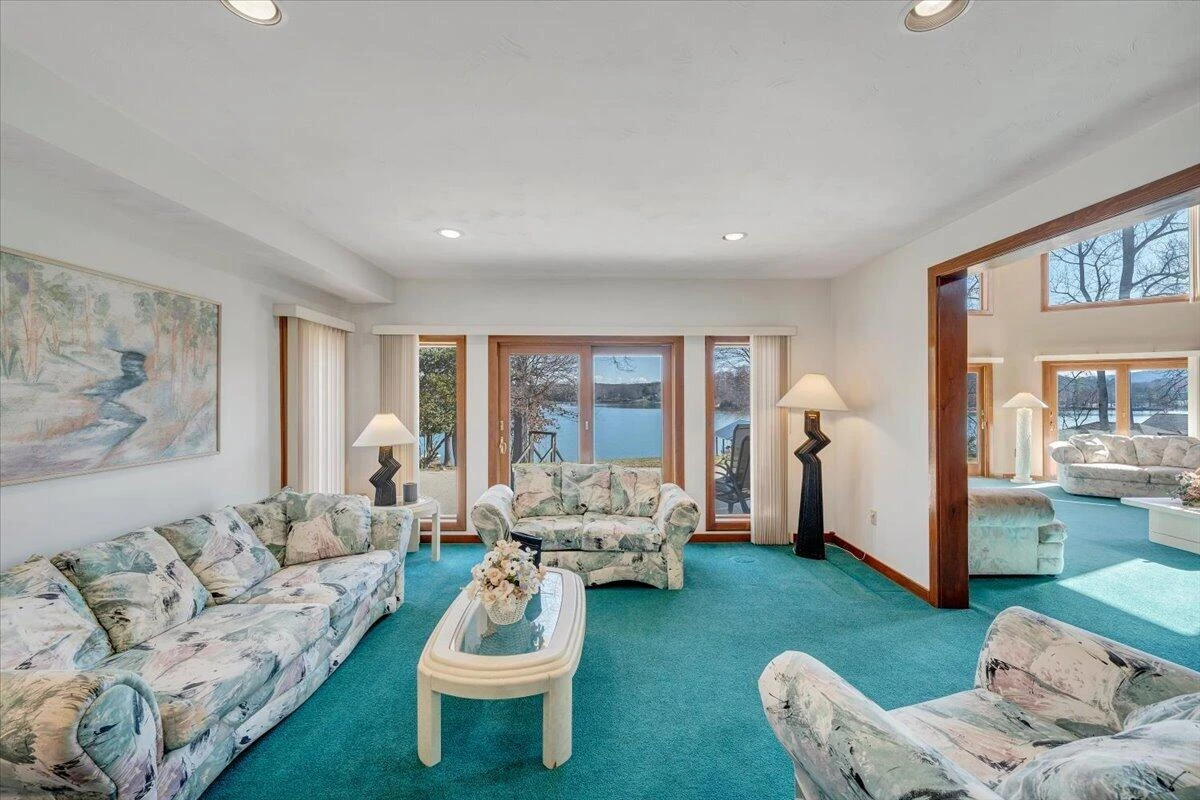 312 Spring DR - Photo 14