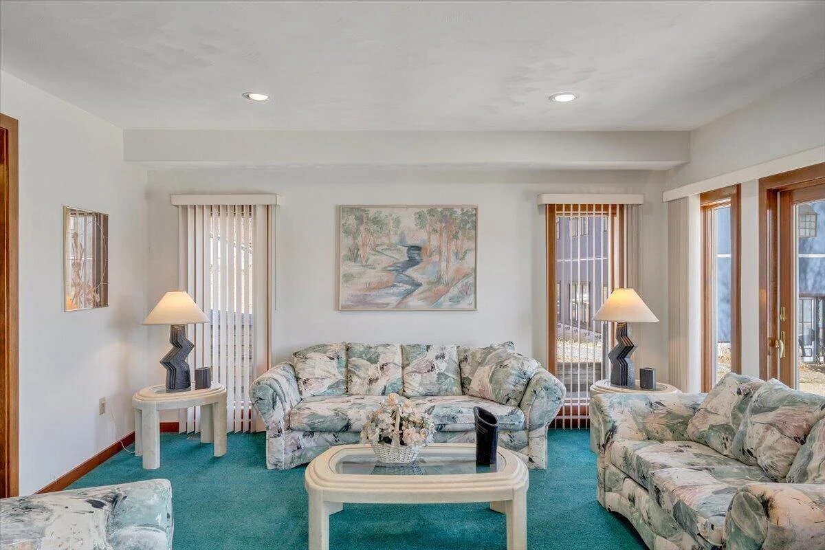 312 Spring DR - Photo 15