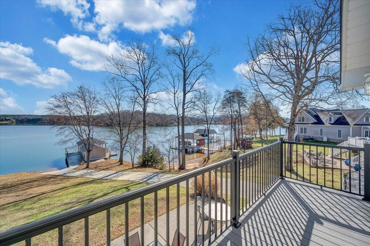 312 Spring DR - Photo 27